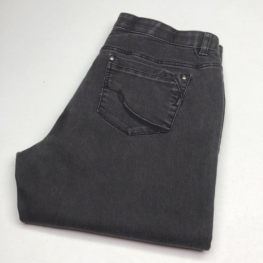 REITMANS BLACKWASH FLARE BOOT JEANS 11/32x31 ⭐️